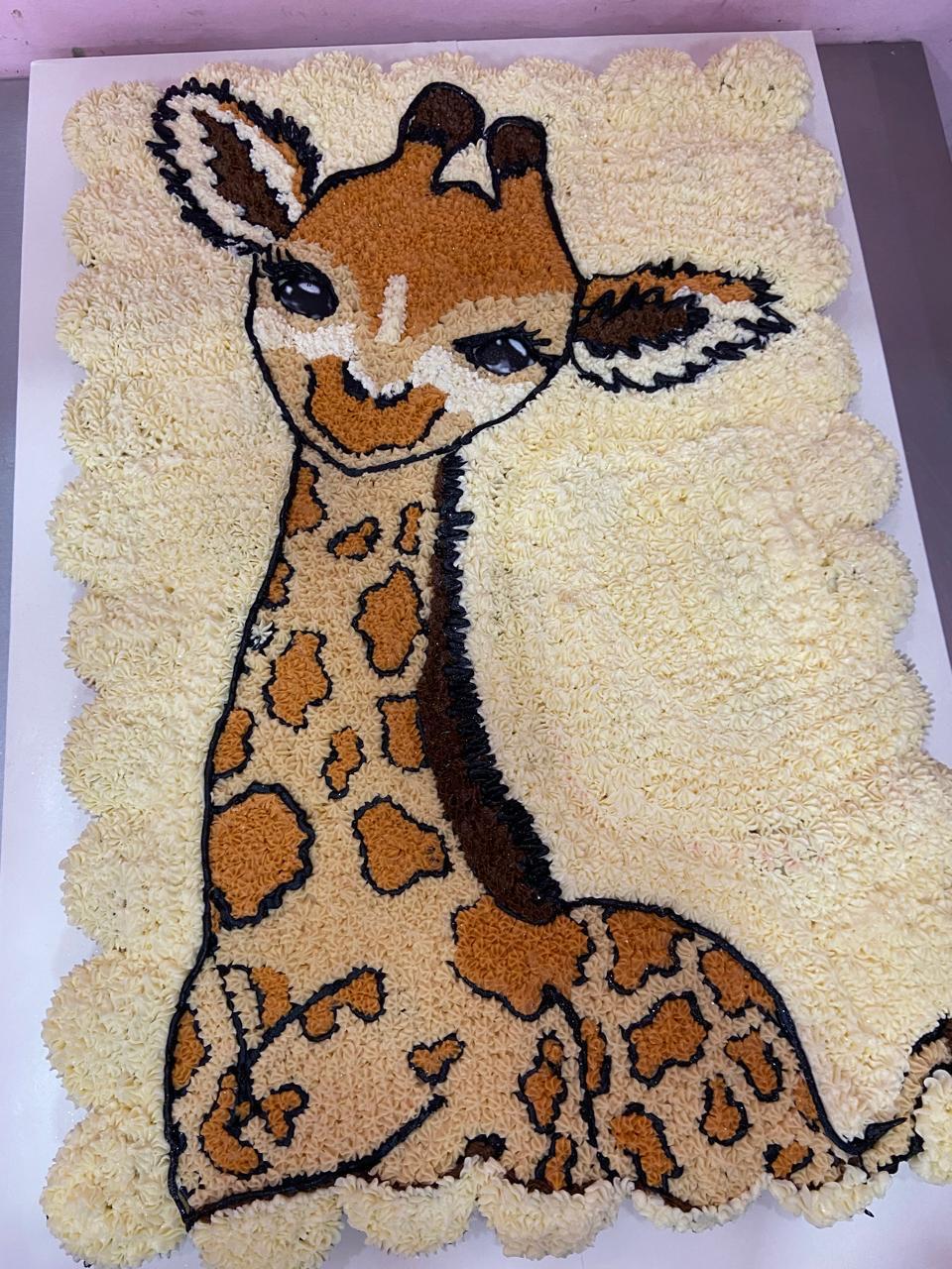 Learn how to decorate a stunning giraffe cupcake sheet cake in our hands-on cake decorating class! Master piping techniques, buttercream textures, and detailed designs to create beautiful edible art. Perfect for beginners and experienced decorators