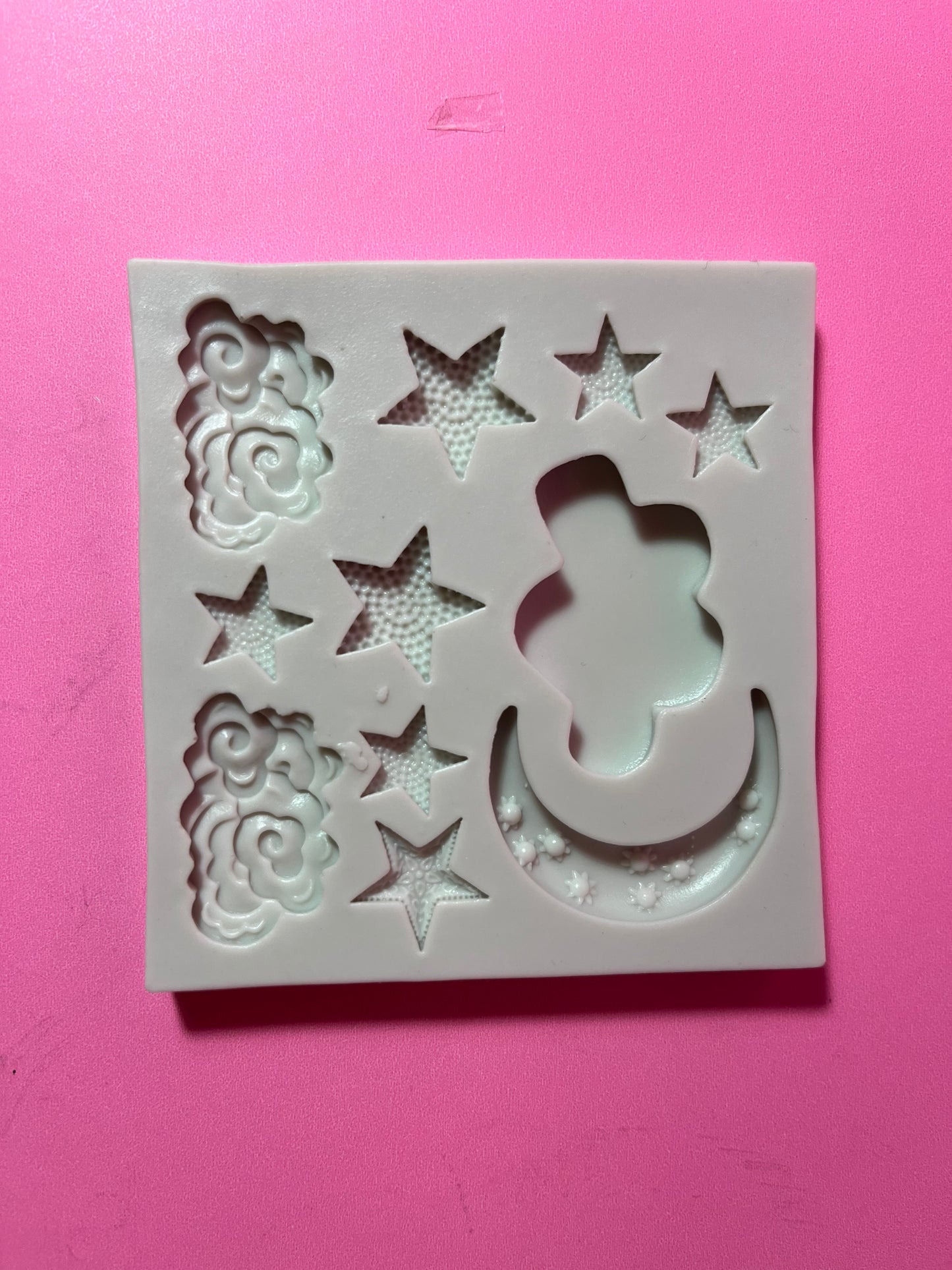 Perfect to make fondant or chocolate decorations. Decorate your baby cake, space cake, twinkle little star...or any cake and use this silicone mold with stars clouds and moon.