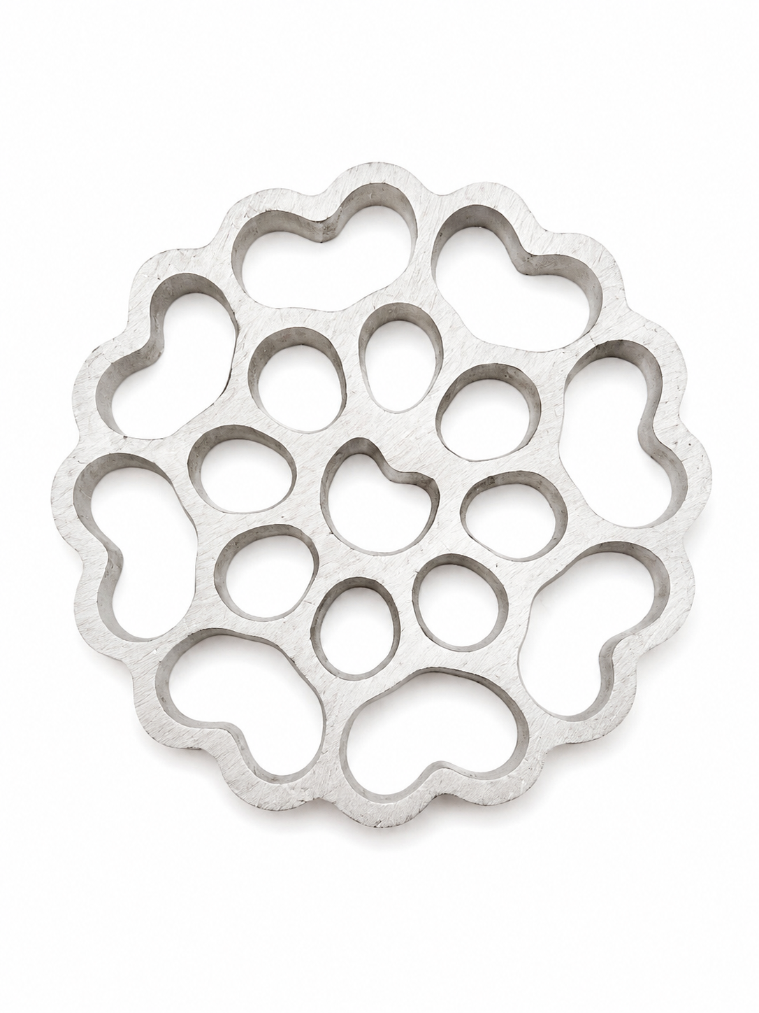 6-inch metal buñuelo mold with decorative design and handle for making traditional buñuelos de viento.