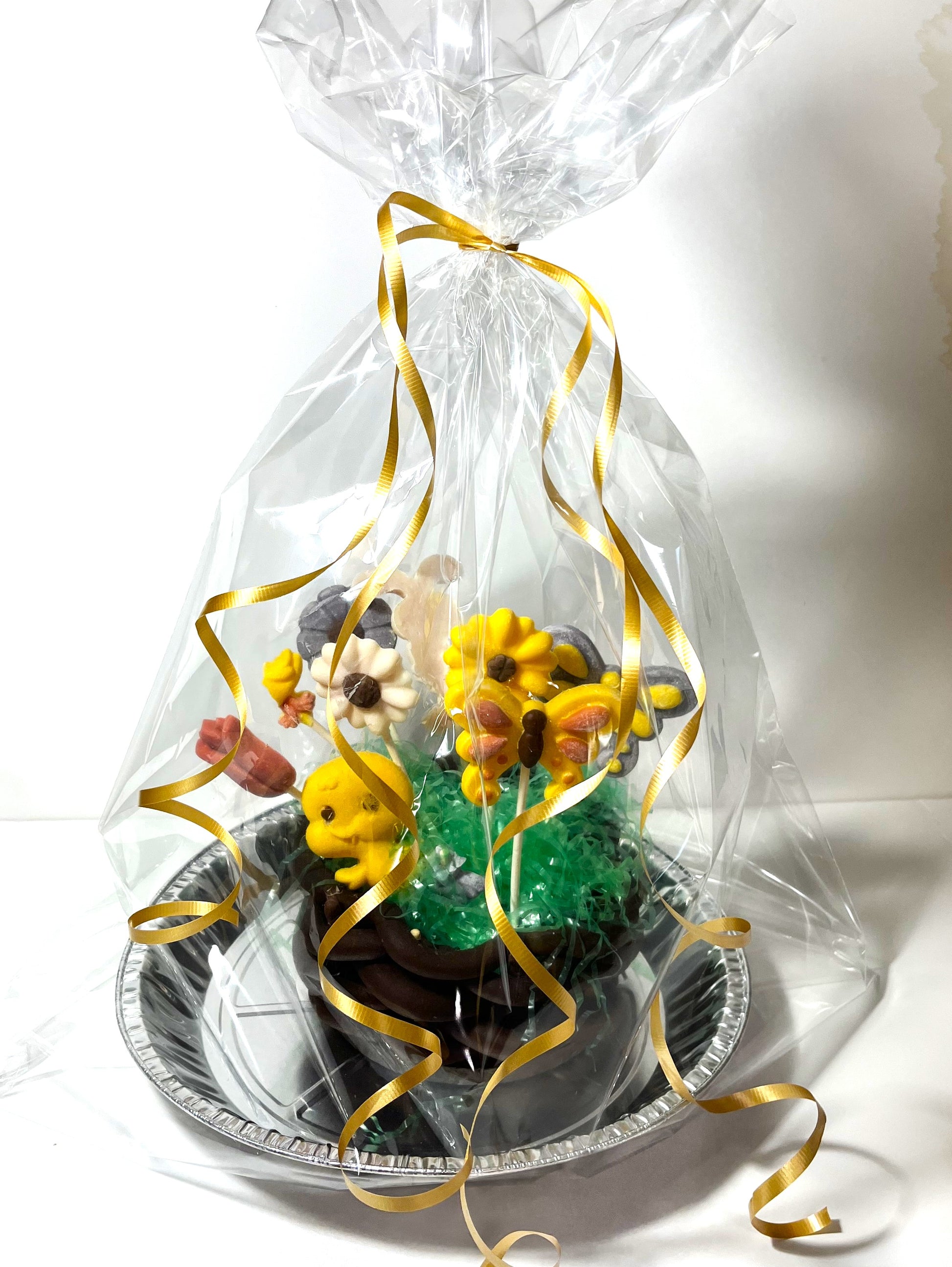 Cellophane basket bag 50x70cms.  Perfect to cover a 12in diameter plate.  Great food packaging source.